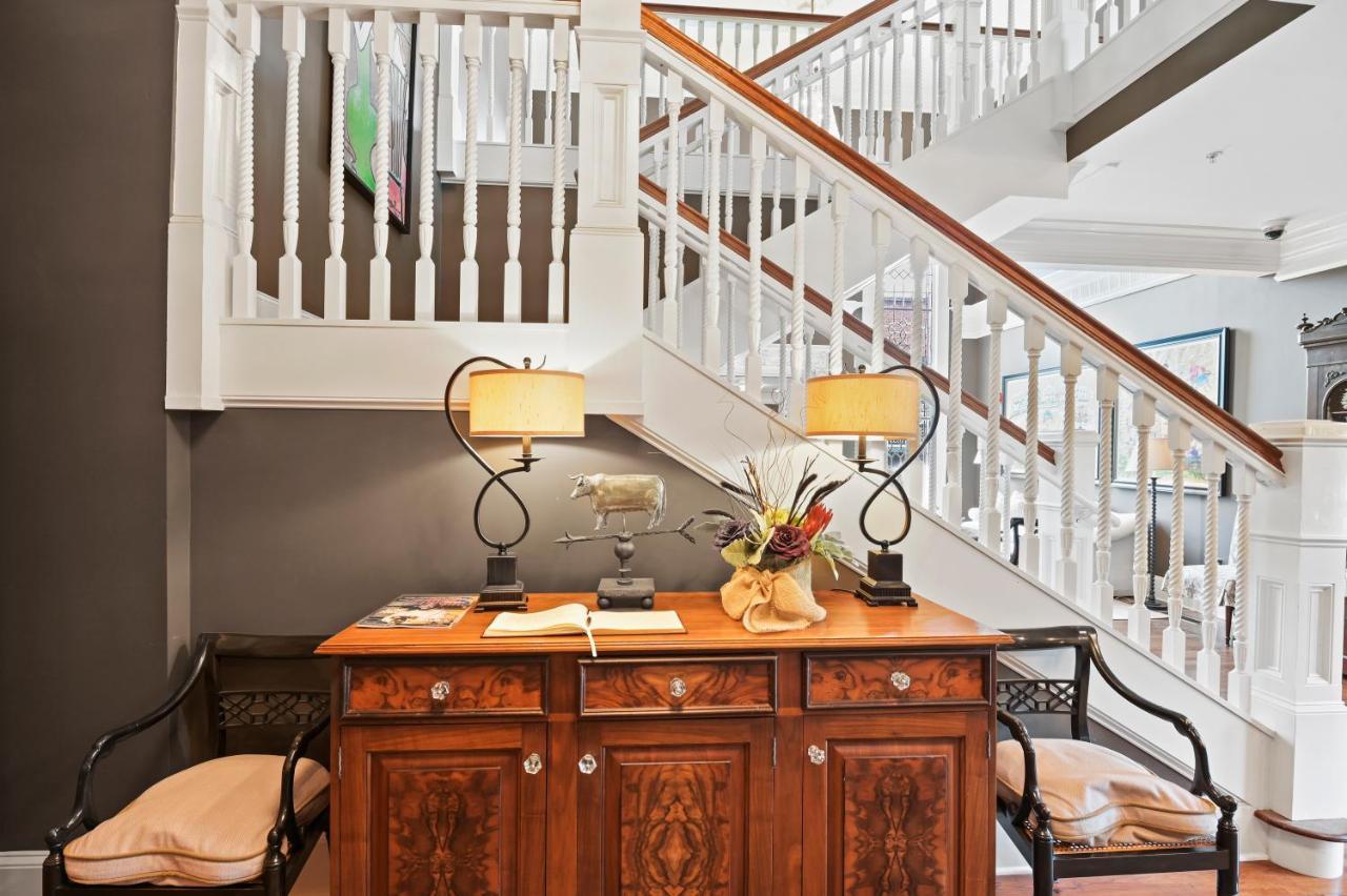 The James Madison Inn エクステリア 写真