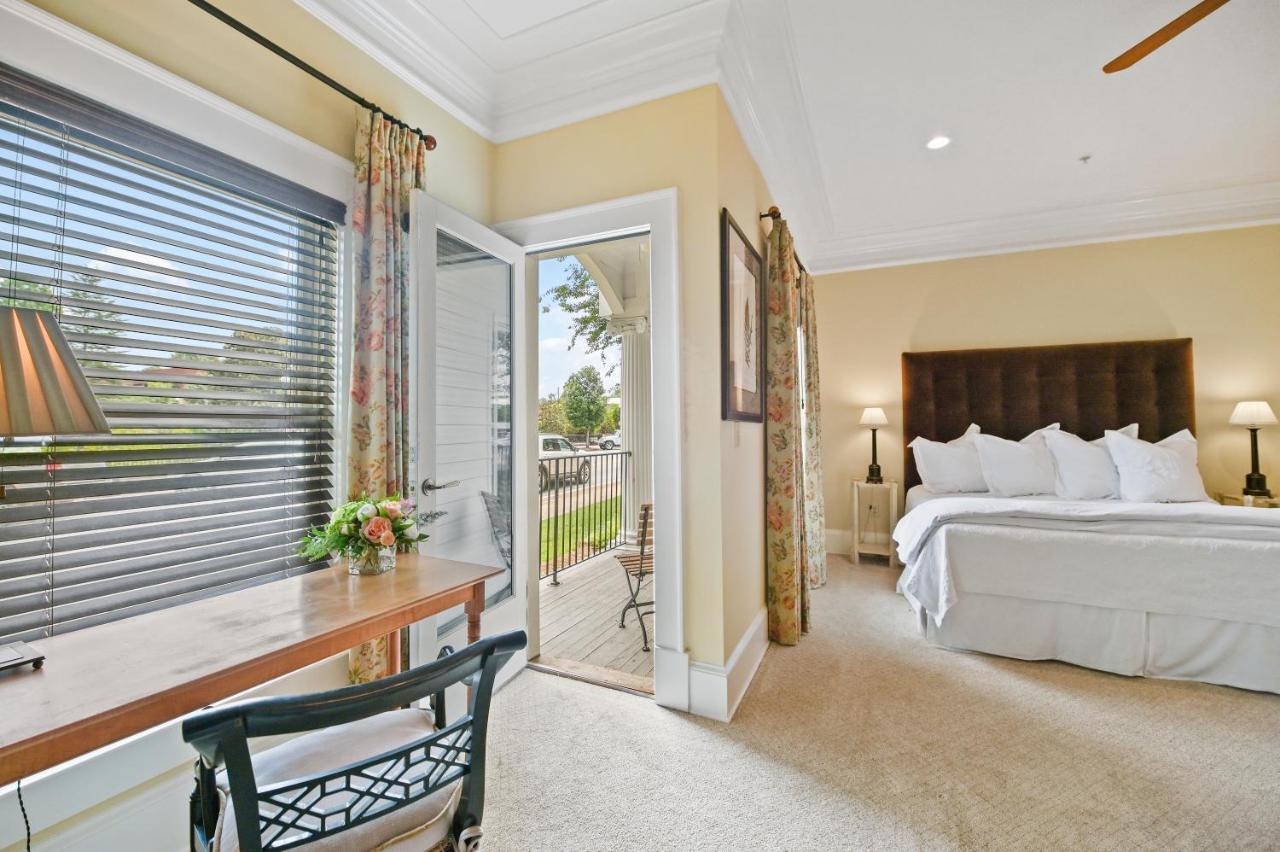 The James Madison Inn エクステリア 写真
