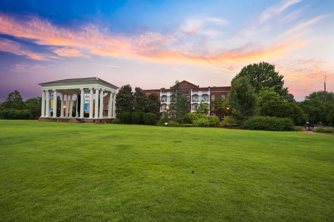 The James Madison Inn エクステリア 写真