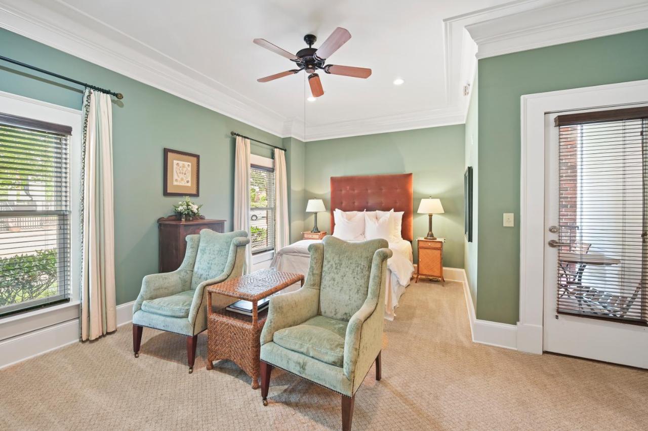 The James Madison Inn エクステリア 写真