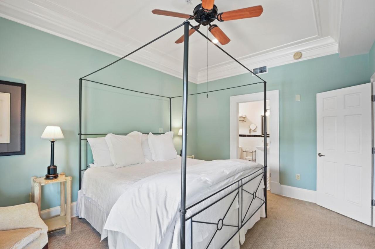 The James Madison Inn エクステリア 写真