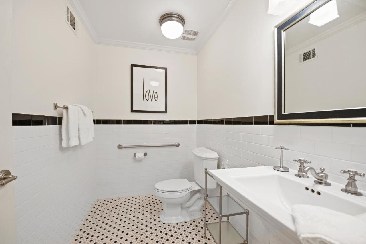 The James Madison Inn エクステリア 写真