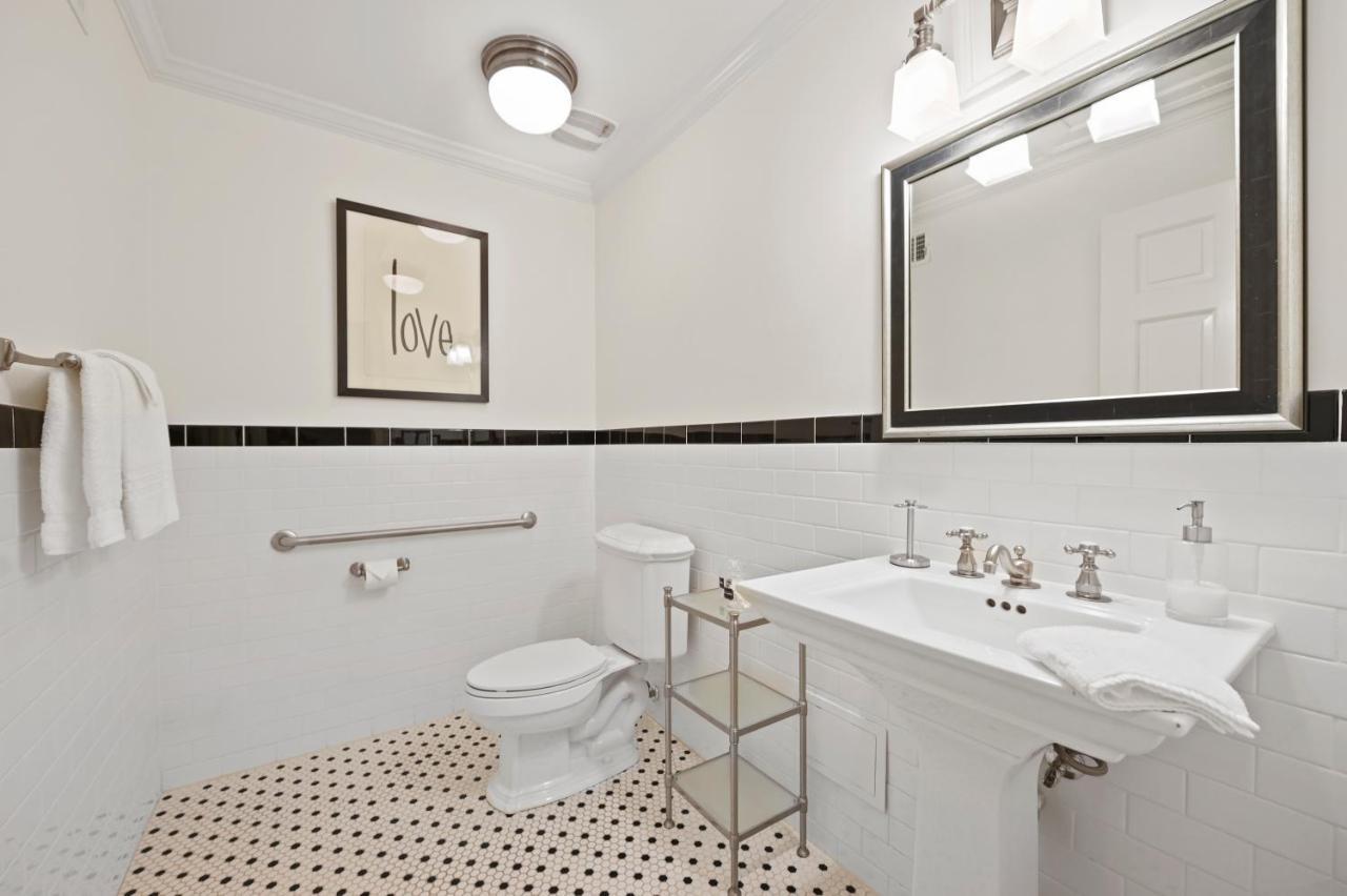 The James Madison Inn エクステリア 写真